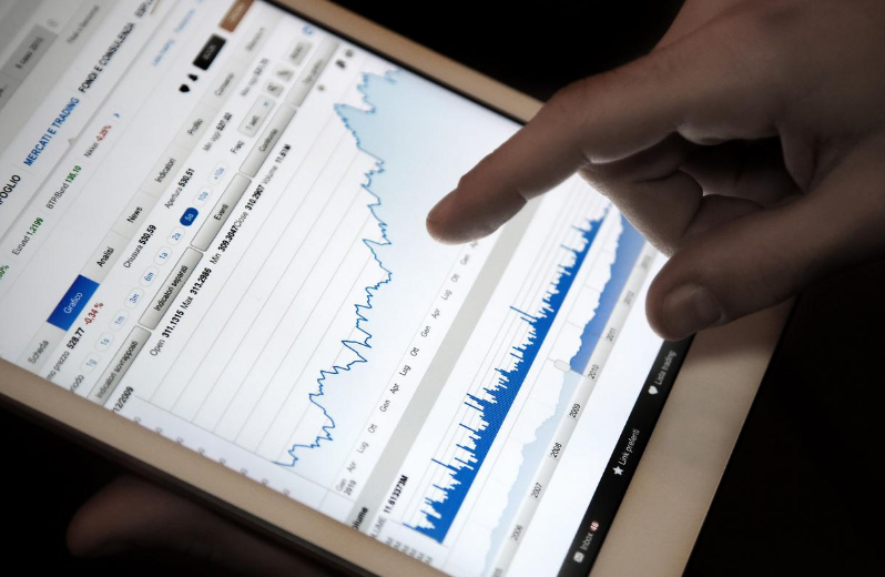 今早,庫克畫下另一張大餅