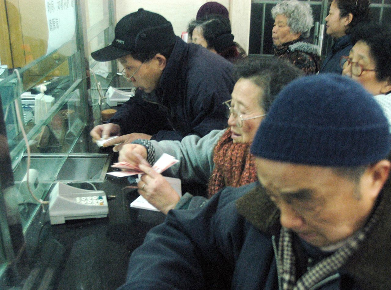 人社部回應(yīng)民生熱點(diǎn)：養(yǎng)老金夠發(fā)嗎