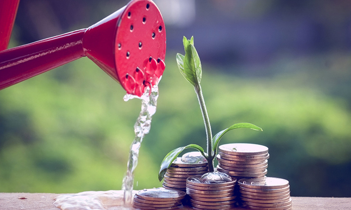 新三板財經：政協委員“吐槽”民企融資難 銀監會領導當場回應