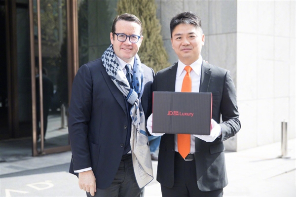 劉強(qiáng)東做配送員,體驗(yàn)奢侈品配送”京尊達(dá)”