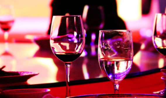 年會(huì)中大獎(jiǎng)后猝死 謹(jǐn)記聚會(huì)須知！