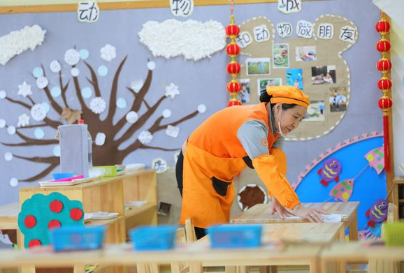 紅黃藍宣布更名 “換湯不換藥”還