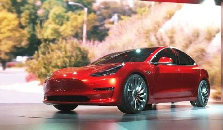 特斯拉推出標準Model3 起價為35,000美元