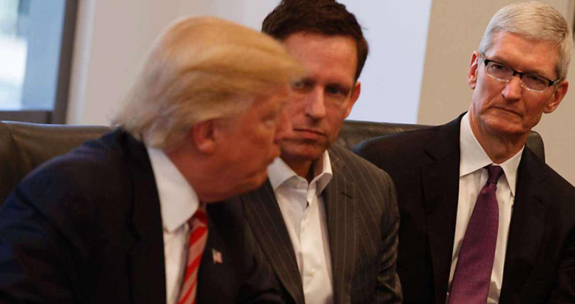 特朗普叫庫克蘋果咋回事 “尷尬瞬