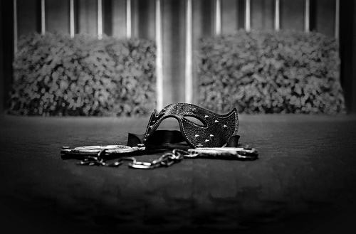 <b>大股東頻現清倉式減持 A股如何盤？</b>