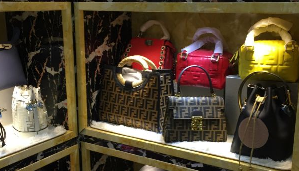 奢侈品代購造假