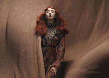 范冰冰被曝欠6億