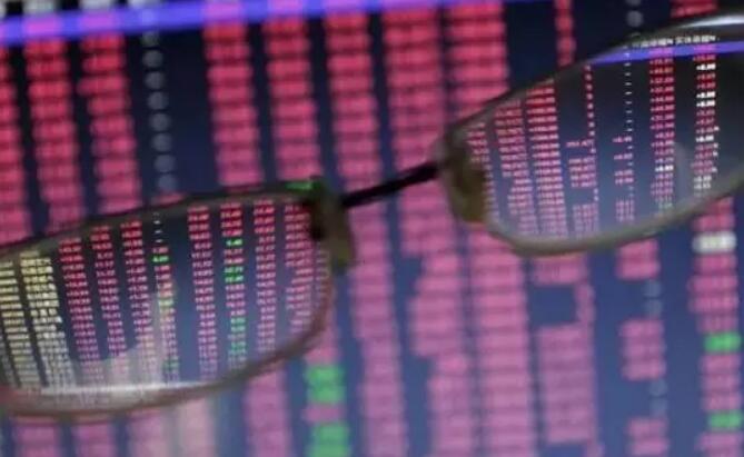 股市資訊-上證指數(shù)被權(quán)重股“綁架”已失真! 股市資訊-上證指數(shù)被權(quán)重股“綁架”已失真!