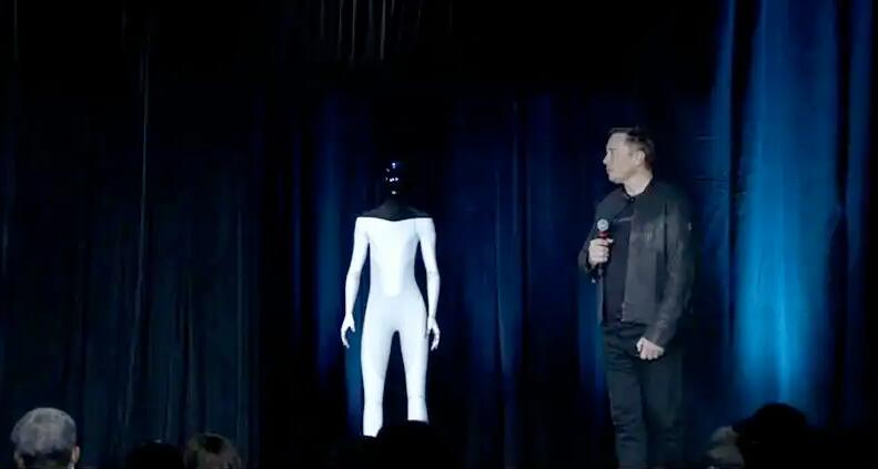 特斯拉最早明年開始生產(chǎn)人形機(jī)器