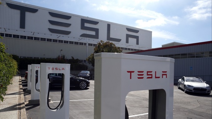 傳特斯拉董事會(huì)下周開會(huì)敲定私有化流程要求馬 傳特斯拉董事會(huì)下周開會(huì)敲定私有化流程要求馬